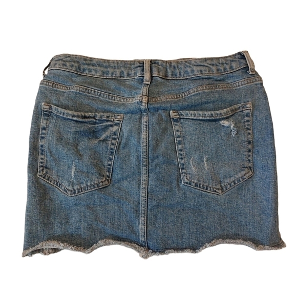 FOREVER 21 Ladies Distressed Mini Skirt- 28 - Picture 4 of 6
